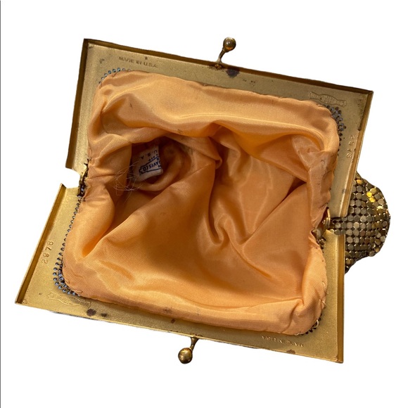 Whiting and Davis gold mesh small purse - Picture 10 of 10